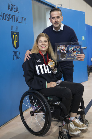 Il DG Dario Sanna con Giada Rossi, atleta paralimpica reduce dalla medaglia d'oro a Parigi 2024