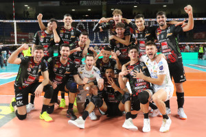 Cucine Lube Civitanova in posa dopo la vittoria