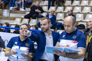 Coach Angeletti durante il riconoscimento