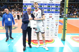 REGGERS MVP DEL PUBBLICO