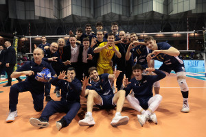 I giocatori di Ravenna festeggiano a fine partita