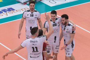 I giocatori di Siena esultano