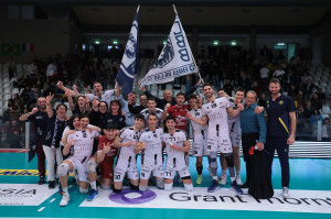 I giocatori di Siena esultano a fine partita