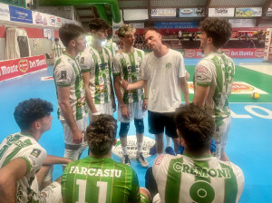 Romeo Sorrento durante un time out