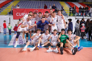Foto di squadra post vittoria della Emma Villas Codyeco Lupi Siena