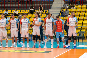 Catania pronta all'ingresso in campo