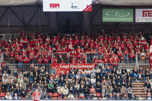La curva dei Lupi Biancorossi