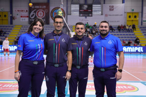 La squadra arbitrale dell'incontro