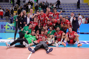 Foto di esultanza finale per Romeo Sorrento