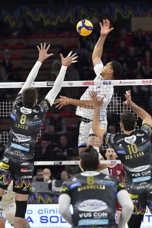 30/11/2025 Sir Susa Scai Perugia vs Cisterna Volley