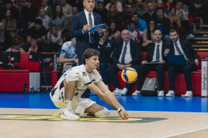 Ricezione bassa per Mattia Orioli. 