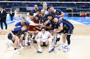 ESUTANZA FINALE DI MILANO