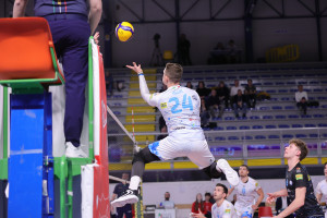 Attacco spettacolare di Allik