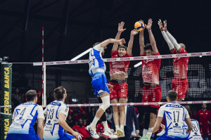 Attacco dello schiacciatore Erik Röhrs.
