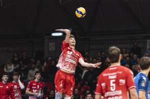 Prima battuta in SuperLega per Luca Fraleone, centrale di Piacenza.