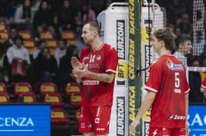Dragan Travica nel riscaldamento pre partita. 