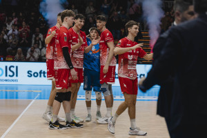 L'esultanza della squadra Gas Sales Bluenergy Piacenza.