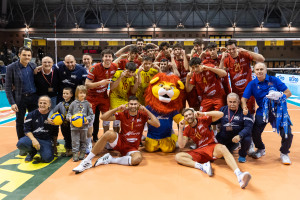 I giocatori di Ravenna festeggiano a fine partita