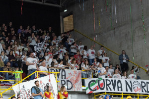 curva Sirmaniaci