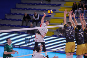Attacca Benavidez