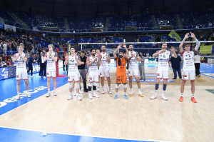 SALUTO ALLA CURVA