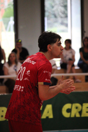 Luca Iurlaro carica i suoi