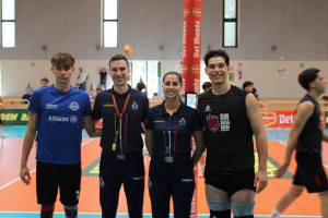 Matteo Lini e Federico Dionigi insieme agli arbitri prima di Milano-Perugia