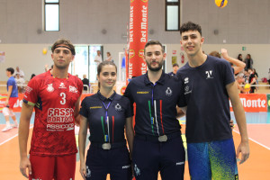 Al via la Semifinale tra Trento e Ravenna: i capitani posano prima dell'inizio
