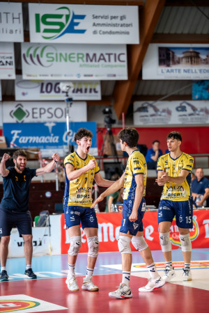 Francesco Denina si congratula con Gabriele Gatti