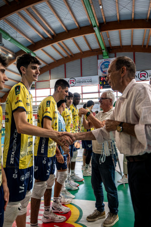 Luciano Serenelli e Massimo Righi premiano Modena