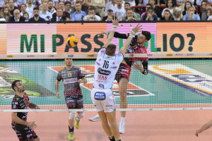 Anzani in attacco