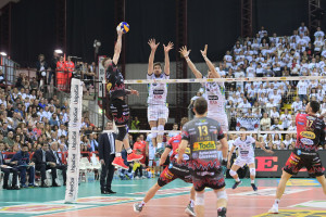 Zaytsev attacca contro il muro di Trento