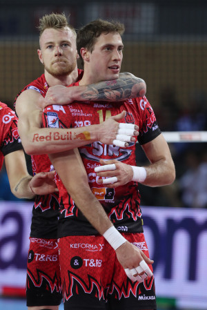 Zaytsev abbraccia Atanasijevic