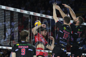 Muro Lube supera Russell