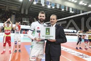 Presidente Righi premia Kovacevic