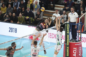 De Barros in attacco