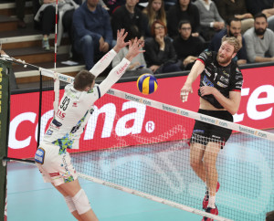 Zingel in attacco
