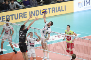 Candellaro in attacco