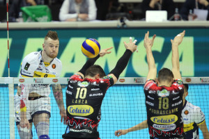 Ivan Zaytsev sulle mani di Lanza