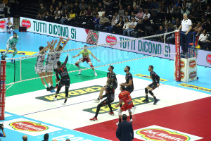 Juantorena sul muro a tre di Trento