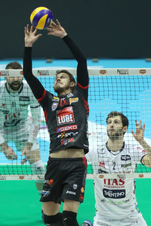 Bruno in palleggio