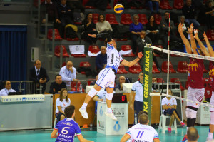 Attacco dello schiacciatore Roberto Pinali - GoldenPlast Potenza Picena