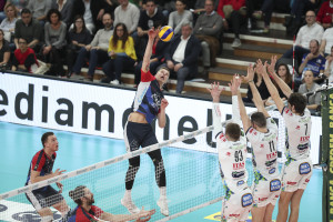 Dzavoronok in attacco