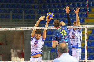 Muro di Fabrizio Garofolo e Roberto Pinali -  GoldenPlast Potenza Picena
