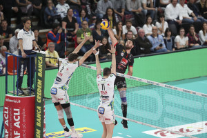 Sokolov in attacco