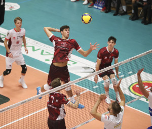 Acuti in attacco