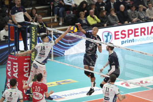 Abdel Aziz in attacco