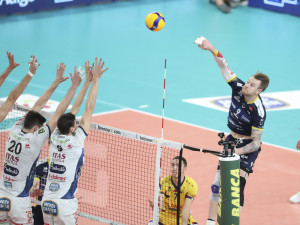Zaytsev in attacco