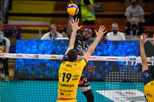 Sharone VERNON-EVANS, attacco