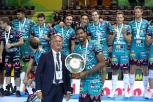 Wilfredo Leon MVP premiato da Stefano Fanini